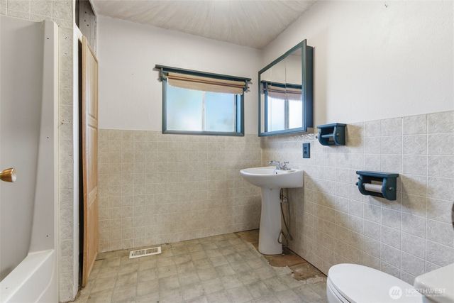 305 N Nenant Street, Bucoda, WA 98530