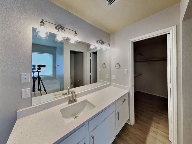 1658 Wildflower Drive, Waxahachie, TX 75165