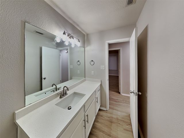 1658 Wildflower Drive, Waxahachie, TX 75165