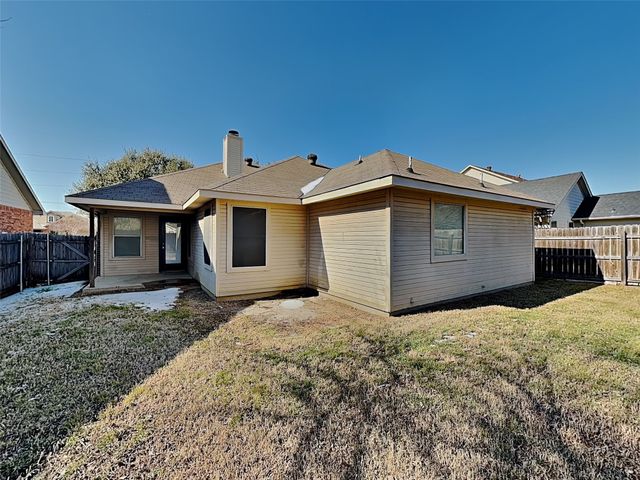 1658 Wildflower Drive, Waxahachie, TX 75165