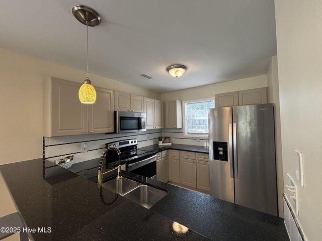 4236 Winding Branches Drive, Wilmington, NC 28412