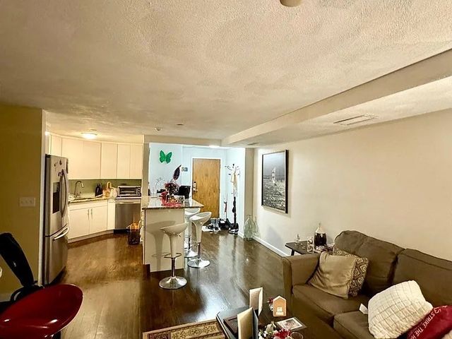 205 Ferry St 101, Everett, MA 02149