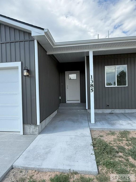 Image 2 of property listing at 1385 Harris Loop, Blackfoot, ID 83221