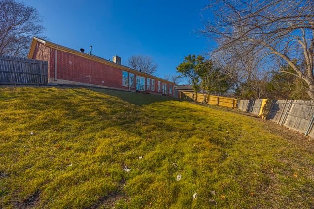 1818 Knob Hill Drive, Garland, TX 75043