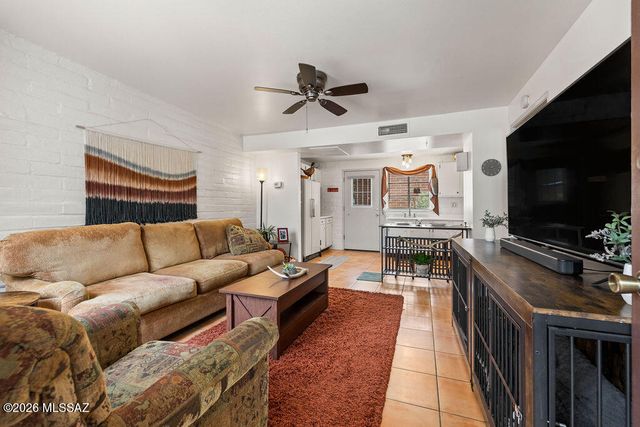 341 W Camino Penasco, Green Valley, AZ 85614