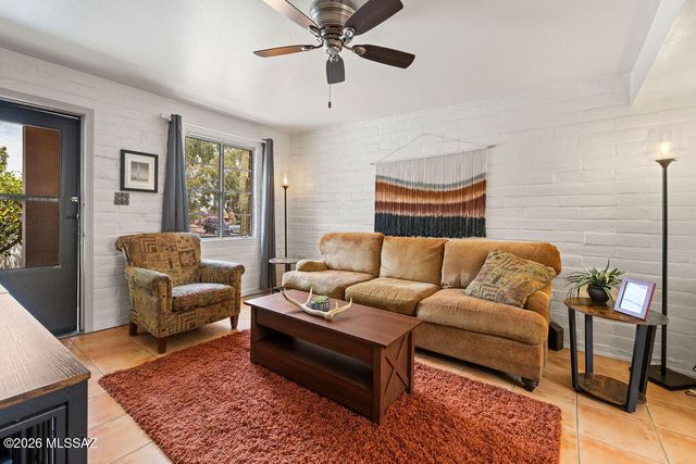 341 W Camino Penasco, Green Valley, AZ 85614