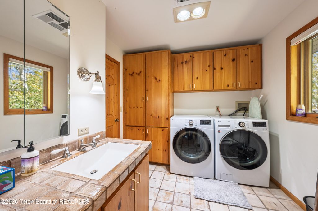 855 N BAR Y Road, Jackson, WY 83001 photo 53