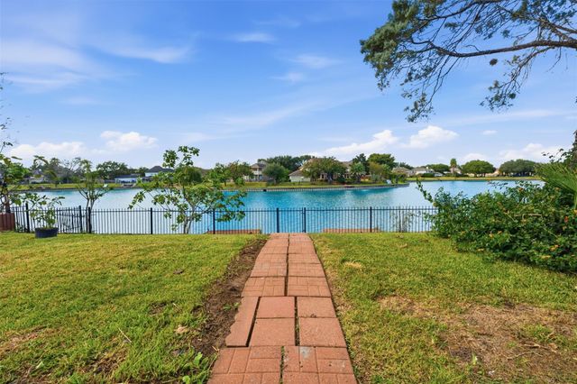 6426 Portuguese Bend Dr, Missouri City, TX 77459