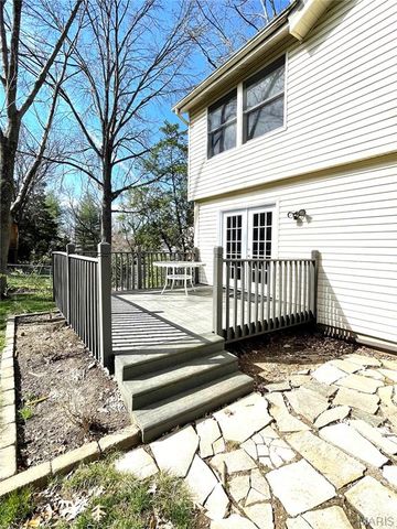 160 Lucerne Place Drive, Ballwin, MO 63011