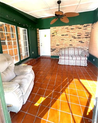 160 Lucerne Place Drive, Ballwin, MO 63011