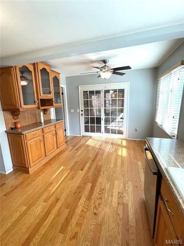 160 Lucerne Place Drive, Ballwin, MO 63011