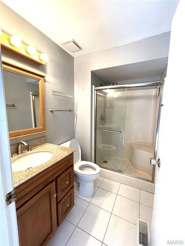 160 Lucerne Place Drive, Ballwin, MO 63011