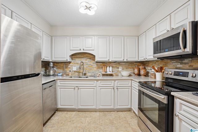 2827 Georgetown Dr Apt H, Hoover, AL 35216