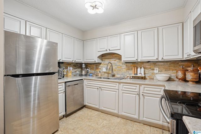 2827 Georgetown Dr Apt H, Hoover, AL 35216