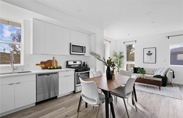 839 N Kingsley, Hollywood, CA 90029