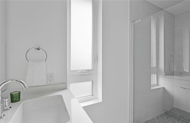 839 N Kingsley, Hollywood, CA 90029