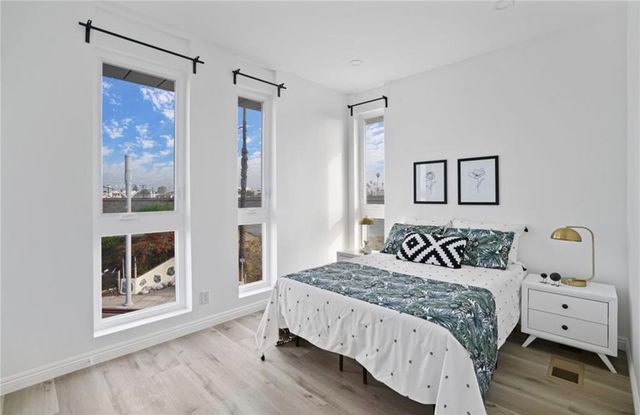 839 N Kingsley, Hollywood, CA 90029