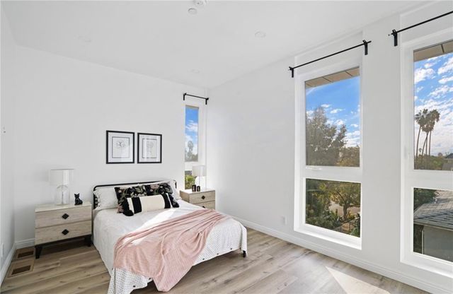 839 N Kingsley, Hollywood, CA 90029