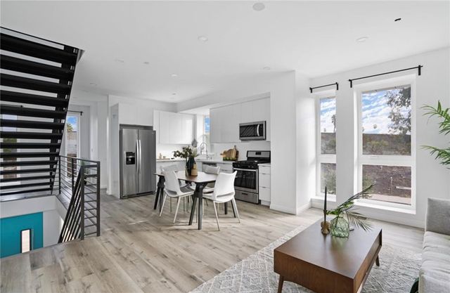 839 N Kingsley, Hollywood, CA 90029