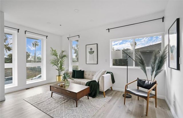 839 N Kingsley, Hollywood, CA 90029