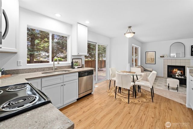 23633 SE 267th Place, Maple Valley, WA 98032