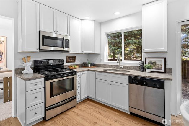 23633 SE 267th Place, Maple Valley, WA 98032