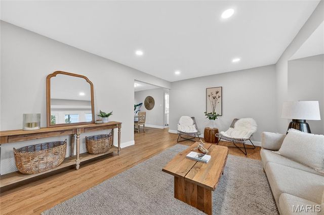 9316 Sappington Road, St Louis, MO 63126