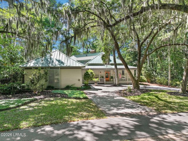 614 Island Circle, St. Helena Island, SC 29920