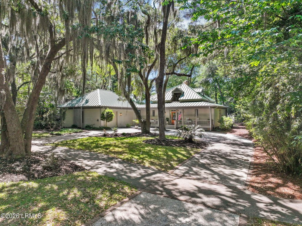 614 Island Circle, St. Helena Island, SC 29920