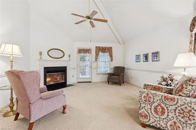 100 Thornrose DR, Yorktown, VA 23692