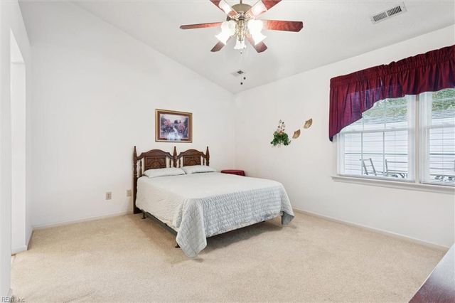 100 Thornrose DR, Yorktown, VA 23692