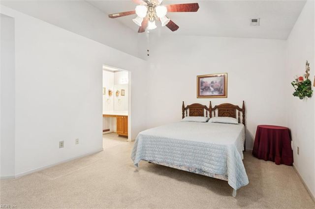 100 Thornrose DR, Yorktown, VA 23692