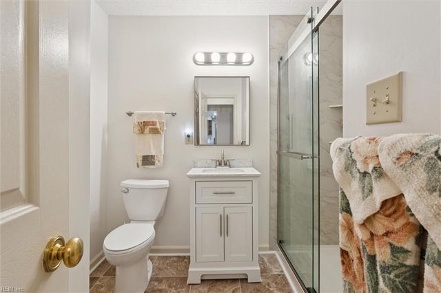 100 Thornrose DR, Yorktown, VA 23692