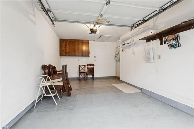 100 Thornrose DR, Yorktown, VA 23692