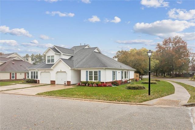 100 Thornrose DR, Yorktown, VA 23692