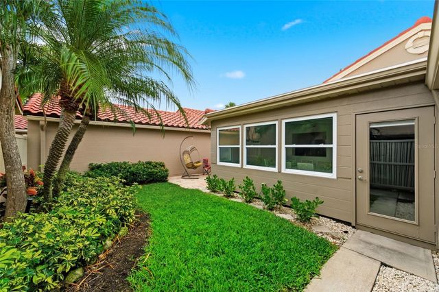 526 ST TROPEZ CIRCLE NE, St Petersburg, FL 33703