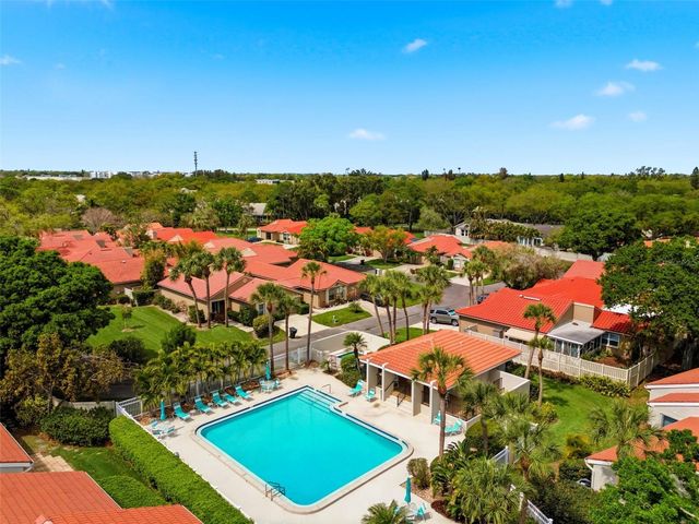 526 ST TROPEZ CIRCLE NE, St Petersburg, FL 33703