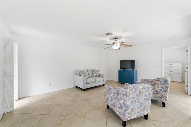 526 ST TROPEZ CIRCLE NE, St Petersburg, FL 33703