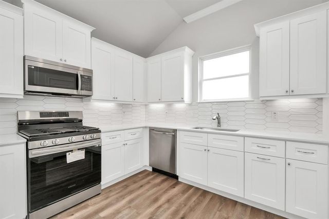 10135 Cabo Del Sol Drive, Cleveland, TX 77327