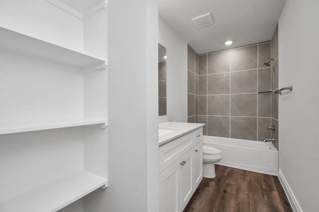 10135 Cabo Del Sol Drive, Cleveland, TX 77327