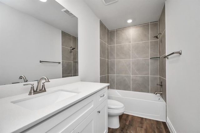 10135 Cabo Del Sol Drive, Cleveland, TX 77327