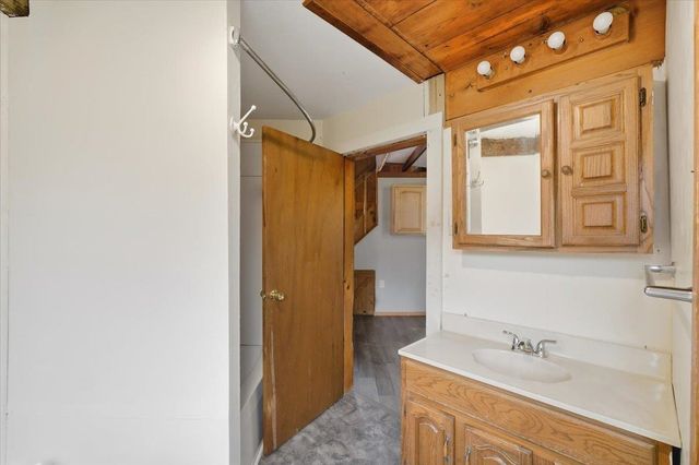 2233 VT Route 232, Marshfield, VT 05658