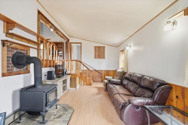 2233 VT Route 232, Marshfield, VT 05658