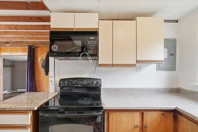 2233 VT Route 232, Marshfield, VT 05658