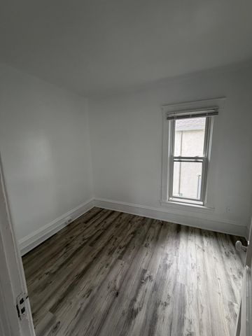 615 Taylor Street NE, Minneapolis, MN 55413