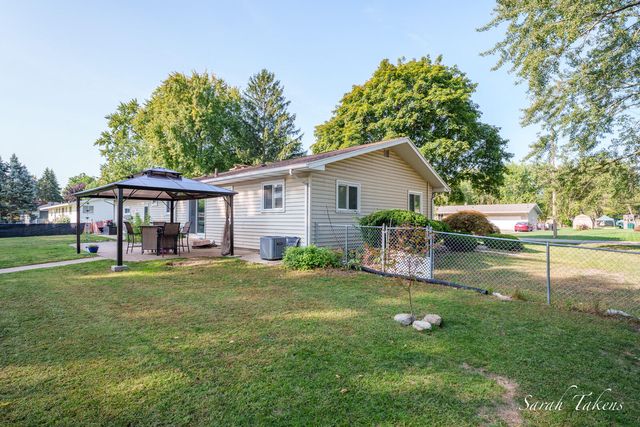 7524 Cherry Avenue, Georgetown Twp, MI 49428