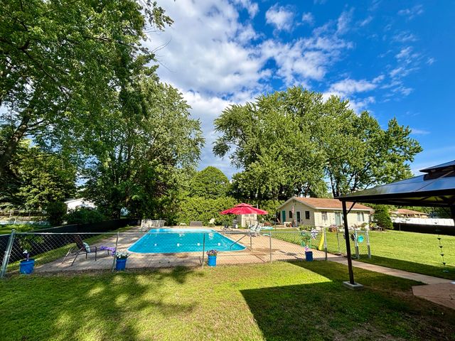 7524 Cherry Avenue, Georgetown Twp, MI 49428