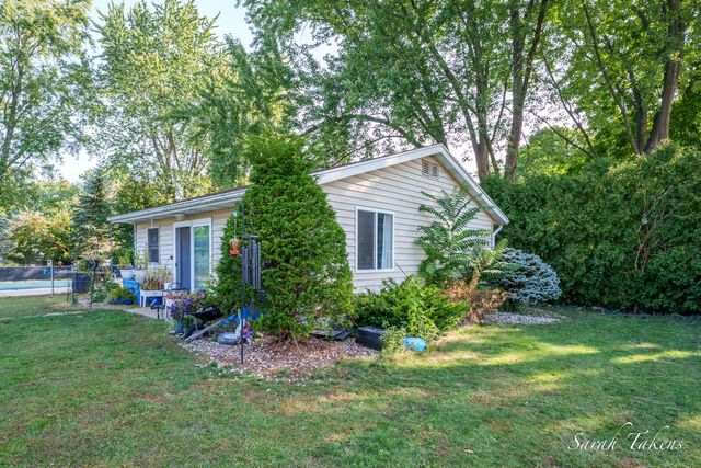 7524 Cherry Avenue, Georgetown Twp, MI 49428