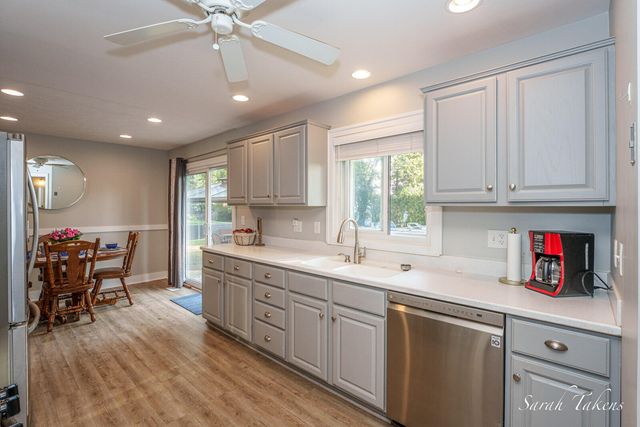 7524 Cherry Avenue, Georgetown Twp, MI 49428