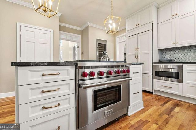 9570 Huntcliff Trace, Sandy Springs, GA 30350